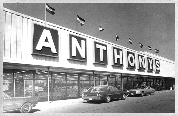 Anthonys-02.jpg